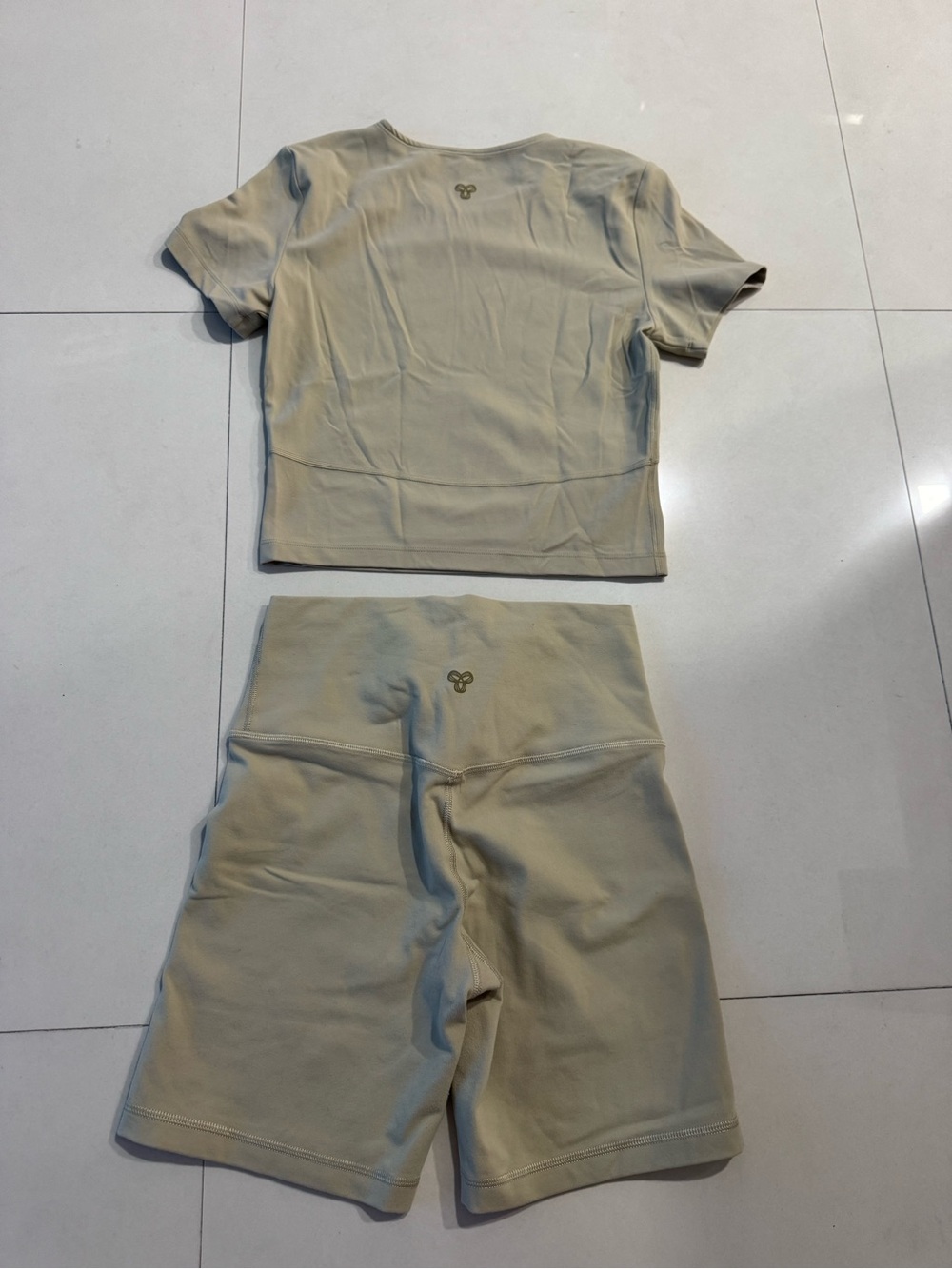 Two-Piece Active Set in Light Olive with Logo